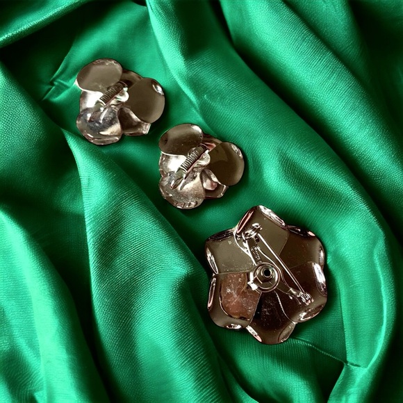 Vintage Signed SARAH COVENTRY Brooch and Earrings Jewelry Set - Picture 4 of 9